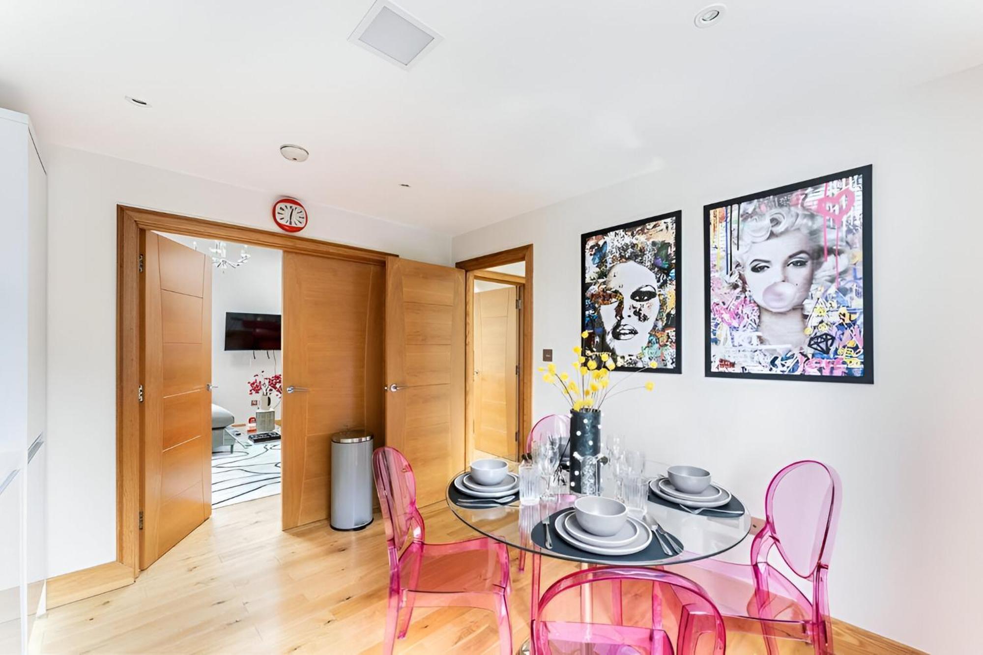 Vibrant Urban Escape, Family Friendly - Sleeps 8! * Londra