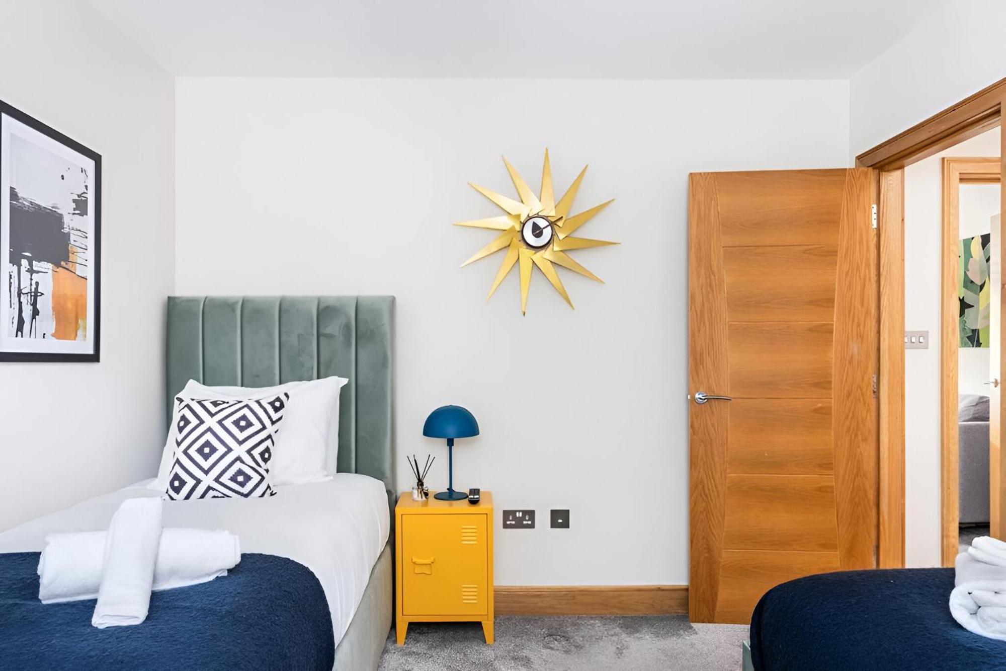 Vibrant Urban Escape, Family Friendly - Sleeps 8! Londra